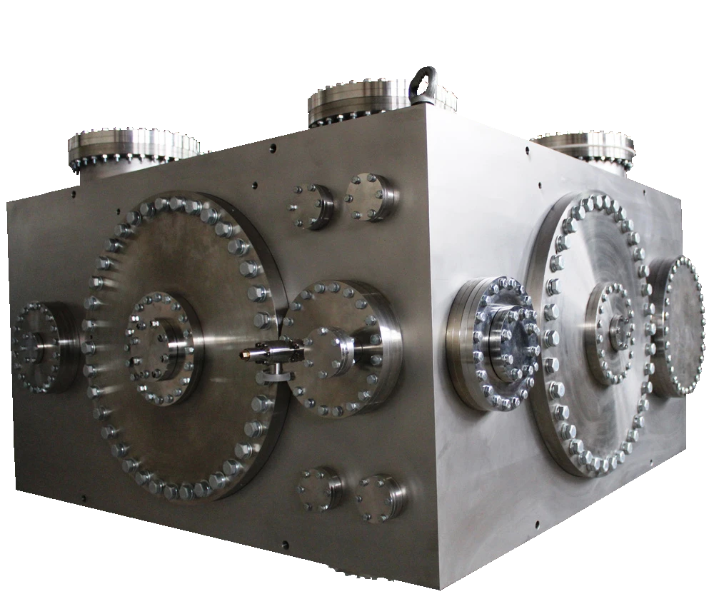 Superhigh vacuum rectangular chamber for fundamental studies